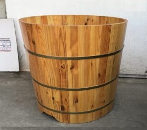Thùng tắm tròn gỗ lõi mít có bền thật không?
