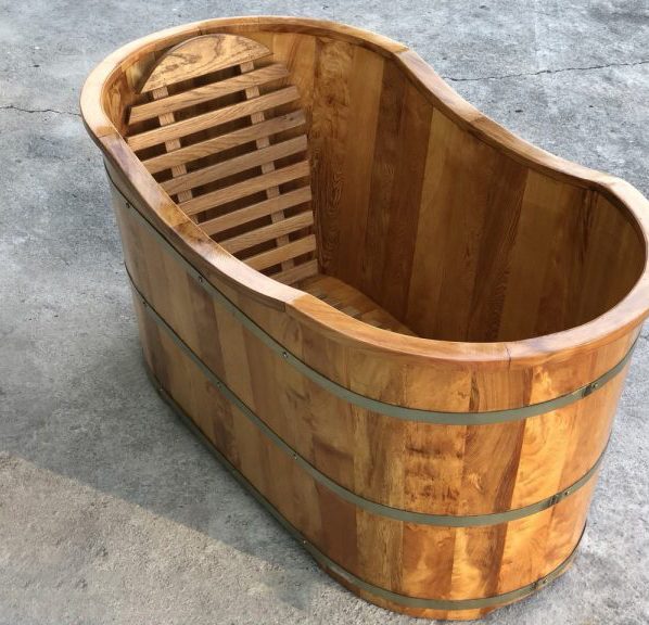 Bồn tắm gỗ hình oval
