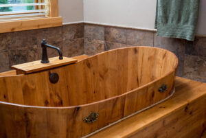 Tại sao nên chọn mua bồn tắm gỗ cũ?
