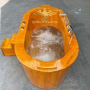 Bồn tắm gỗ sục