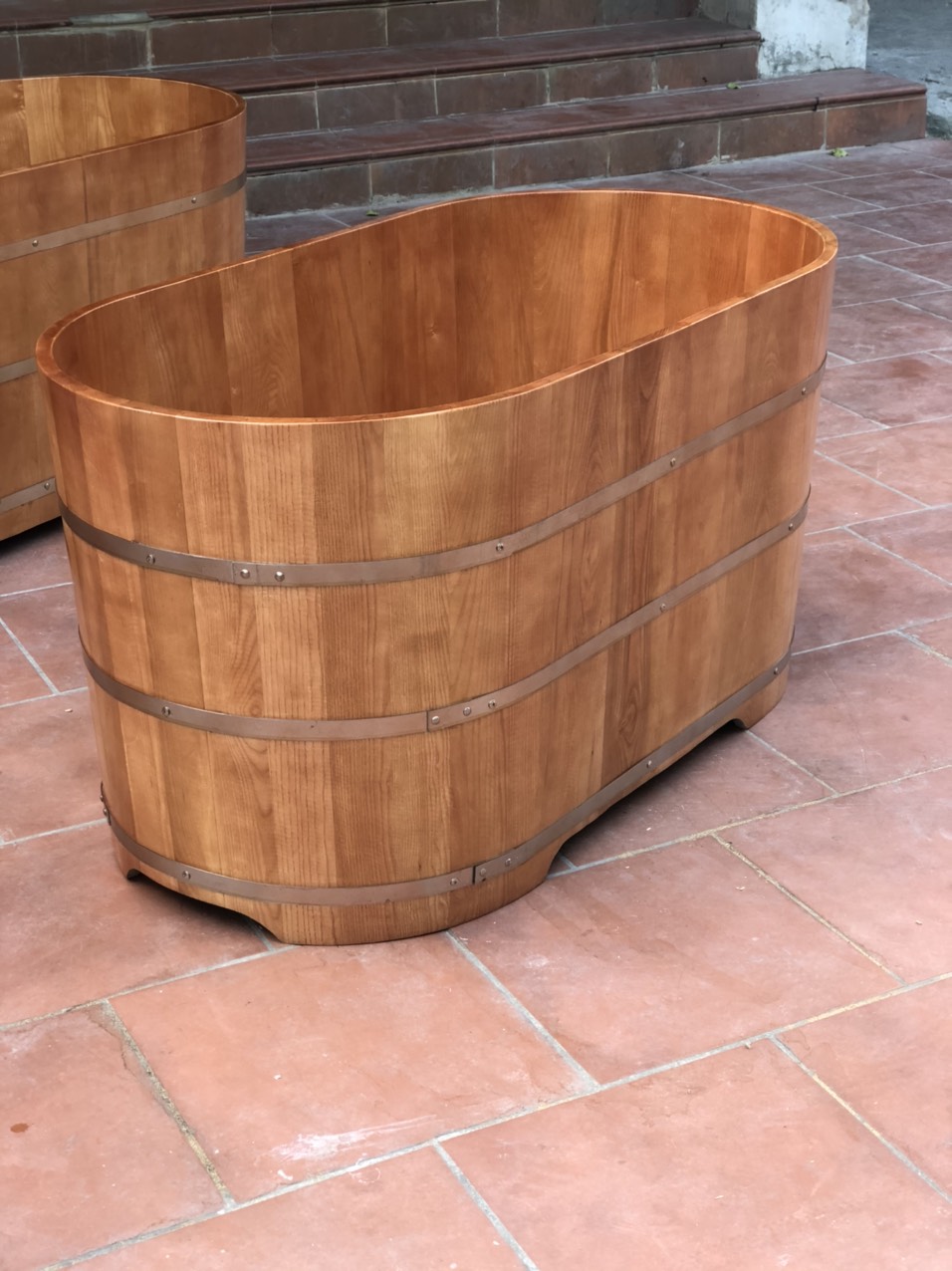 Bồn tắm gỗ thanh lý